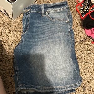 Maurice’s Size 10 Bermuda Denim Shorts